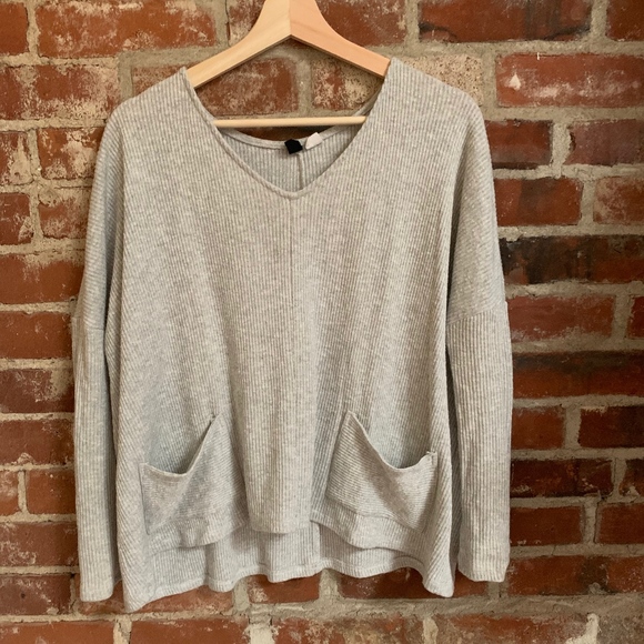 Urban Outfitters BDG Gray Sweater - Picture 1 of 3